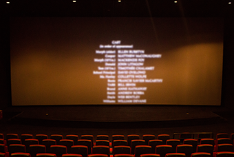 海洋之神hy590国际党委组织召开《长津湖》观影活动